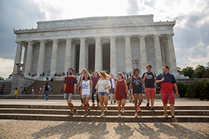 photo - GWSB students visit the Lincoln Memorial
