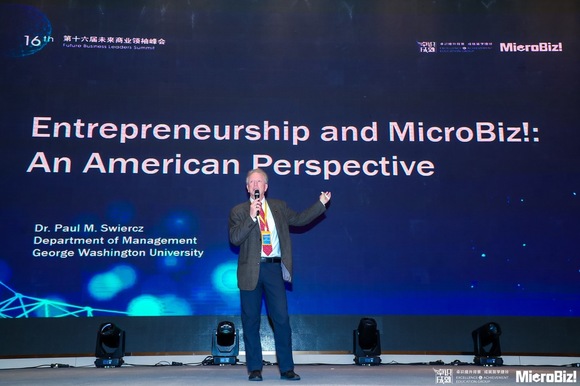 photo - Dr. Paul Swiercz at the 2019 Microbiz! Conference in Shanghai