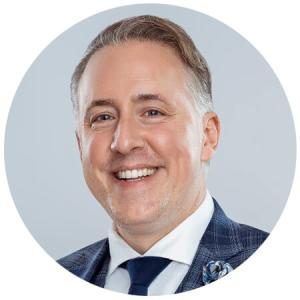 Michael Akin headshot