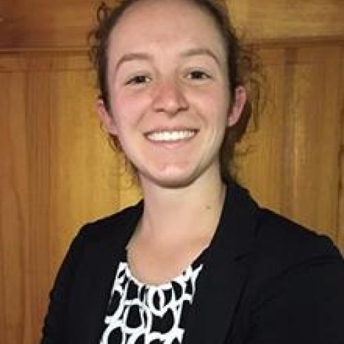 Abbey Salvas headshot